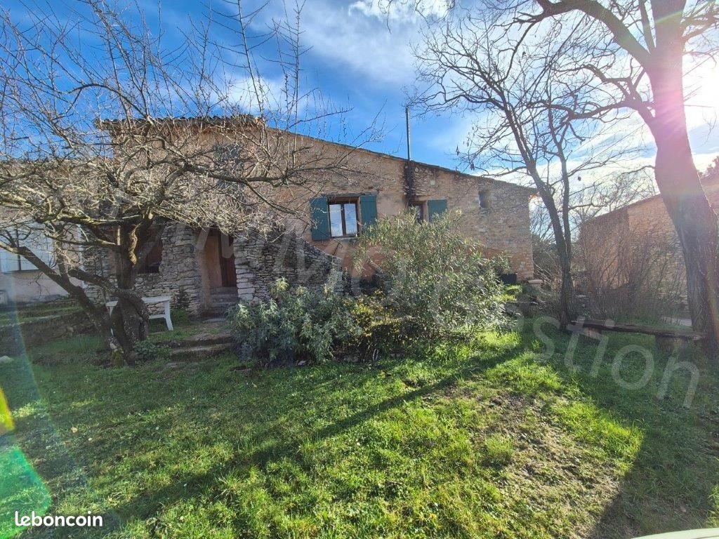Maison à louer, 140m², Saint-Saturnin-lès-Apt