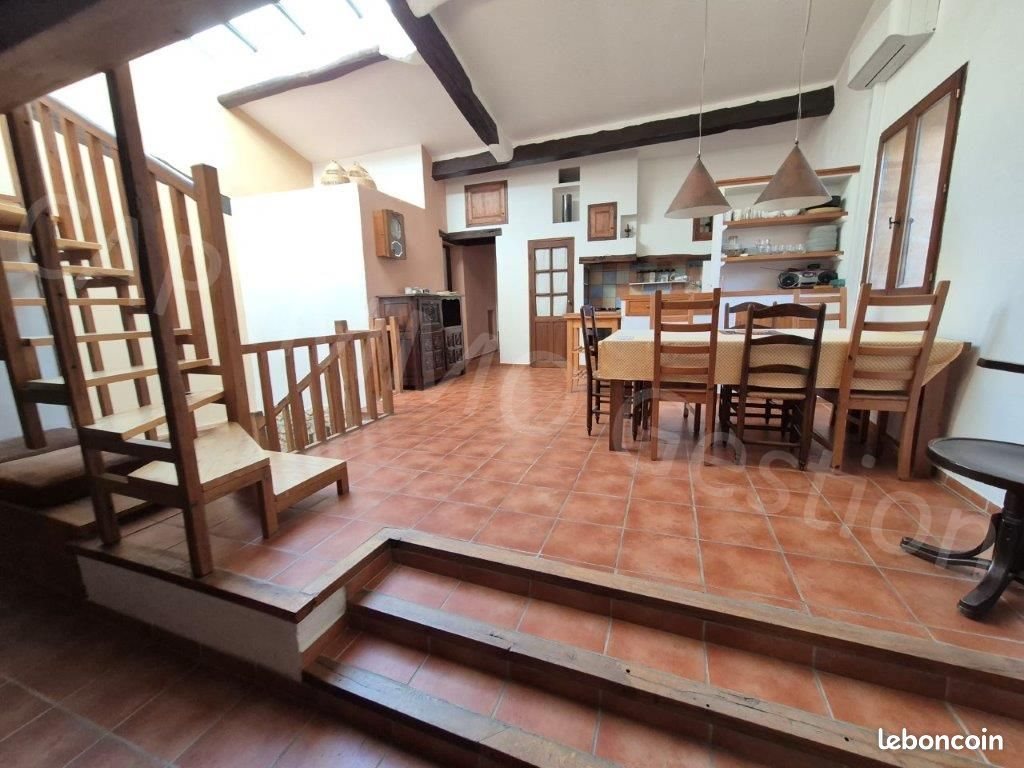 Maison à louer, 140m², Saint-Saturnin-lès-Apt
