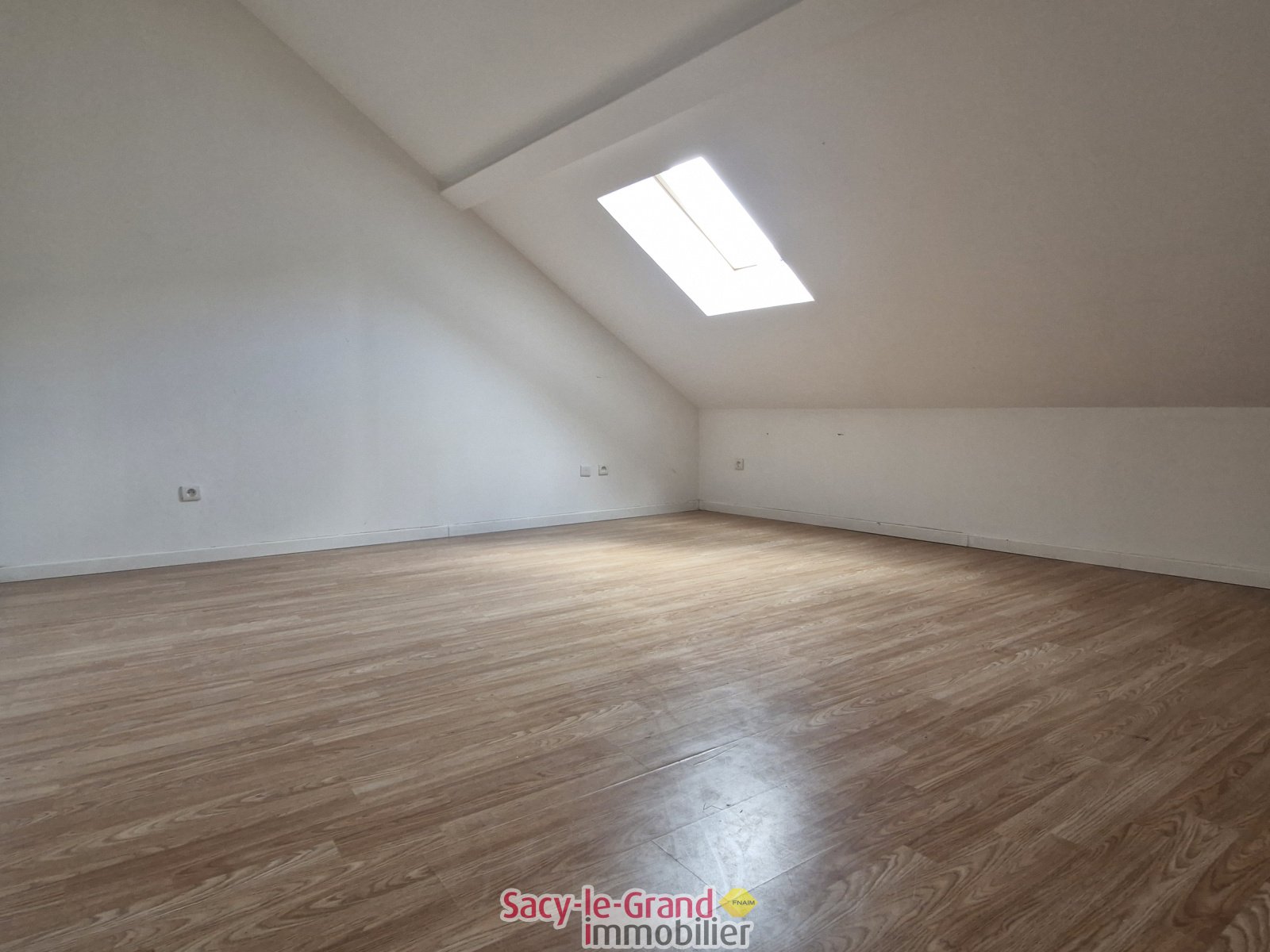 Maison à vendre, 4m², Angicourt