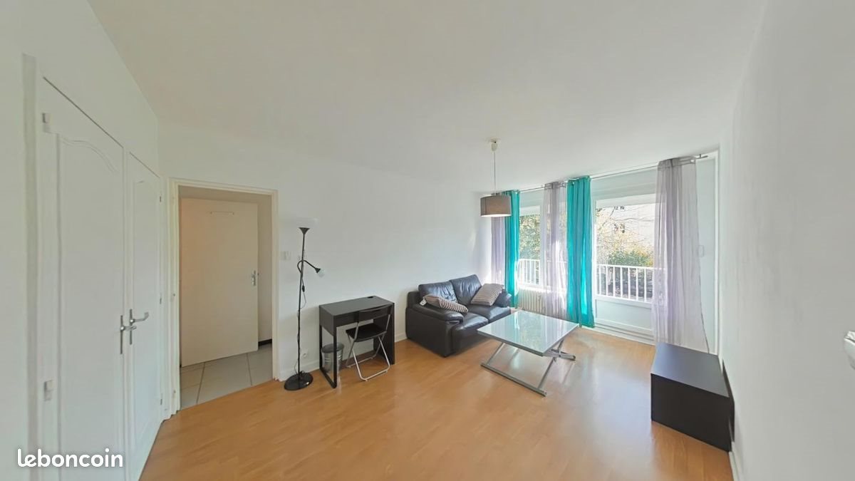 Appartement à louer, 45m², Saint-Étienne