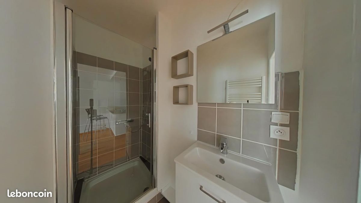 Appartement à louer, 27m², Saint-Étienne