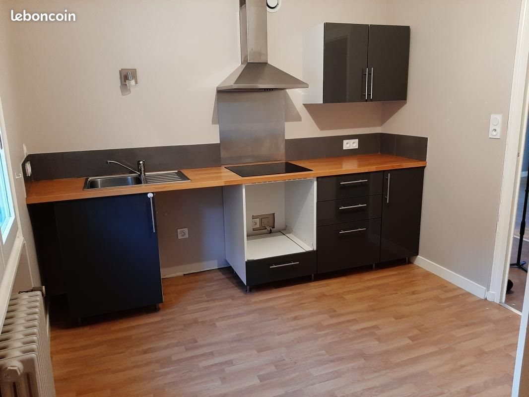 Appartement à louer, 81m², Saint-Bonnet-le-Château