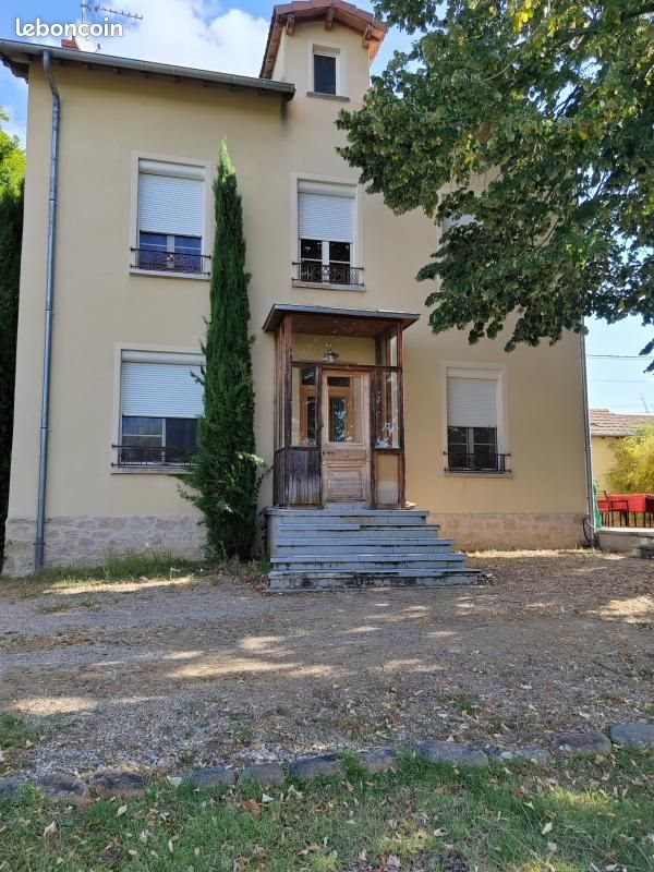 Maison à louer, 185m², Saint-Marcellin-en-Forez