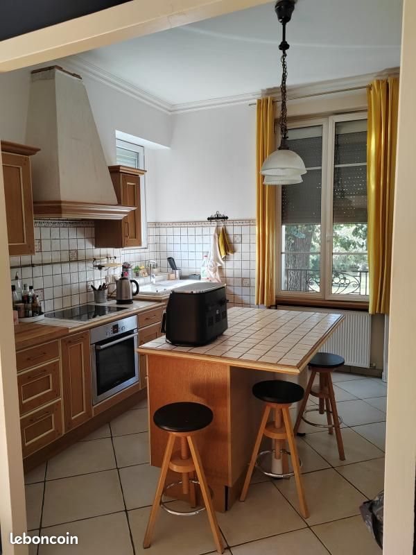 Maison à louer, 185m², Saint-Marcellin-en-Forez