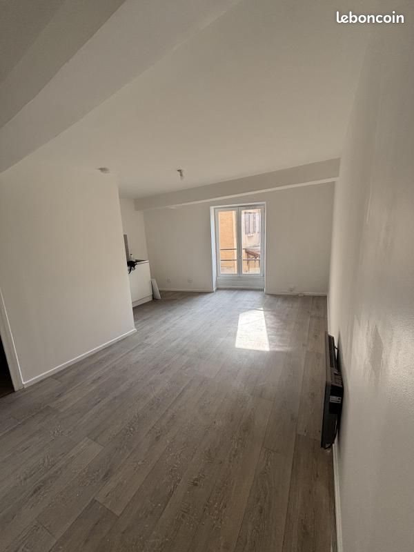 Appartement à louer, 18m², Saint-Symphorien-sur-Coise