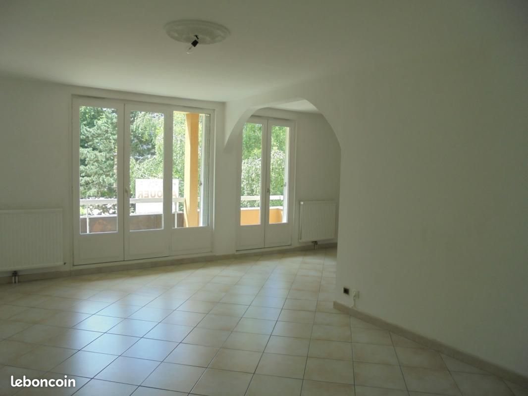 Appartement à louer, 83m², Saint-Priest-en-Jarez
