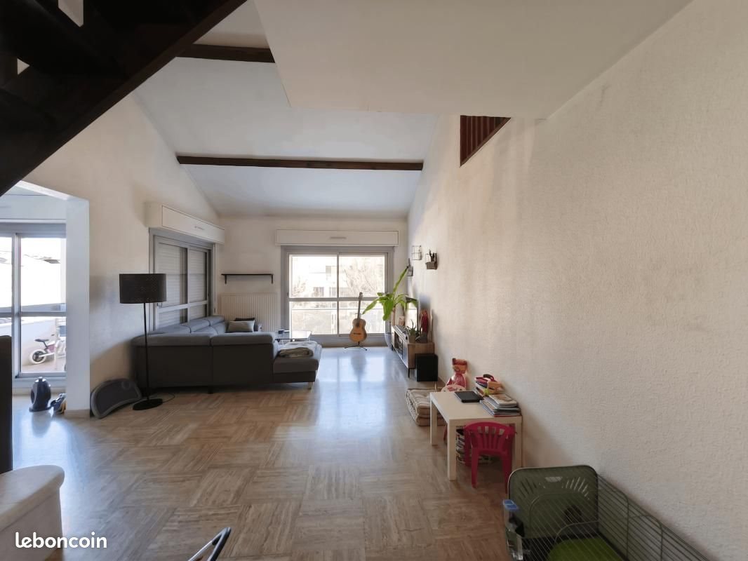 Appartement à louer, 138m², Saint-Priest-en-Jarez