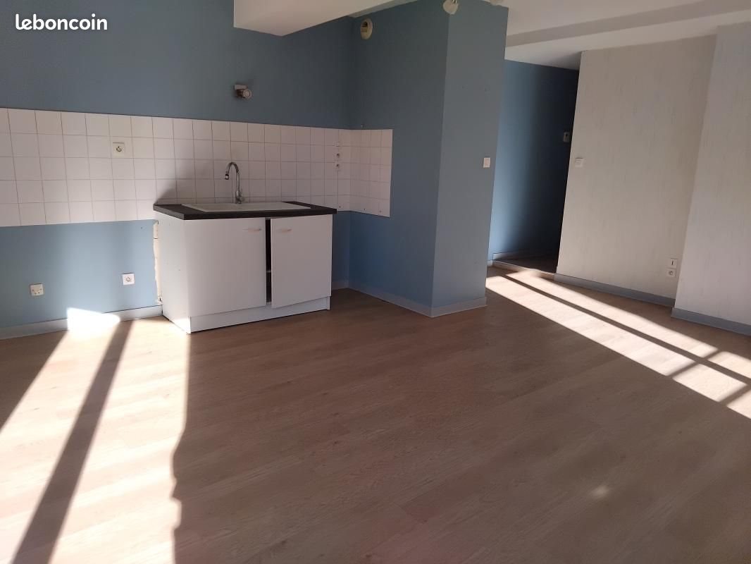 Appartement à louer, 57m², Saint-Symphorien-sur-Coise