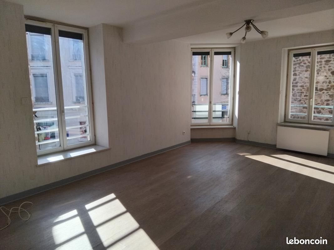 Appartement à louer, 57m², Saint-Symphorien-sur-Coise