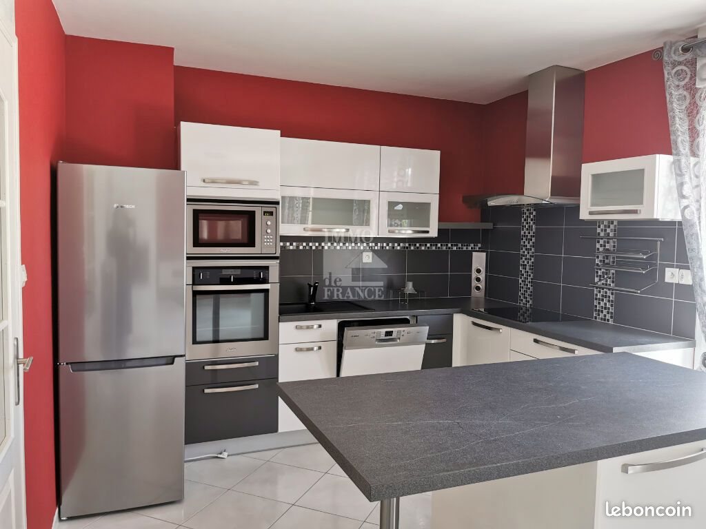 Maison à louer, 101m², Évron