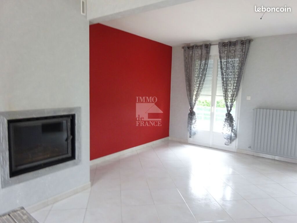 Maison à louer, 101m², Évron