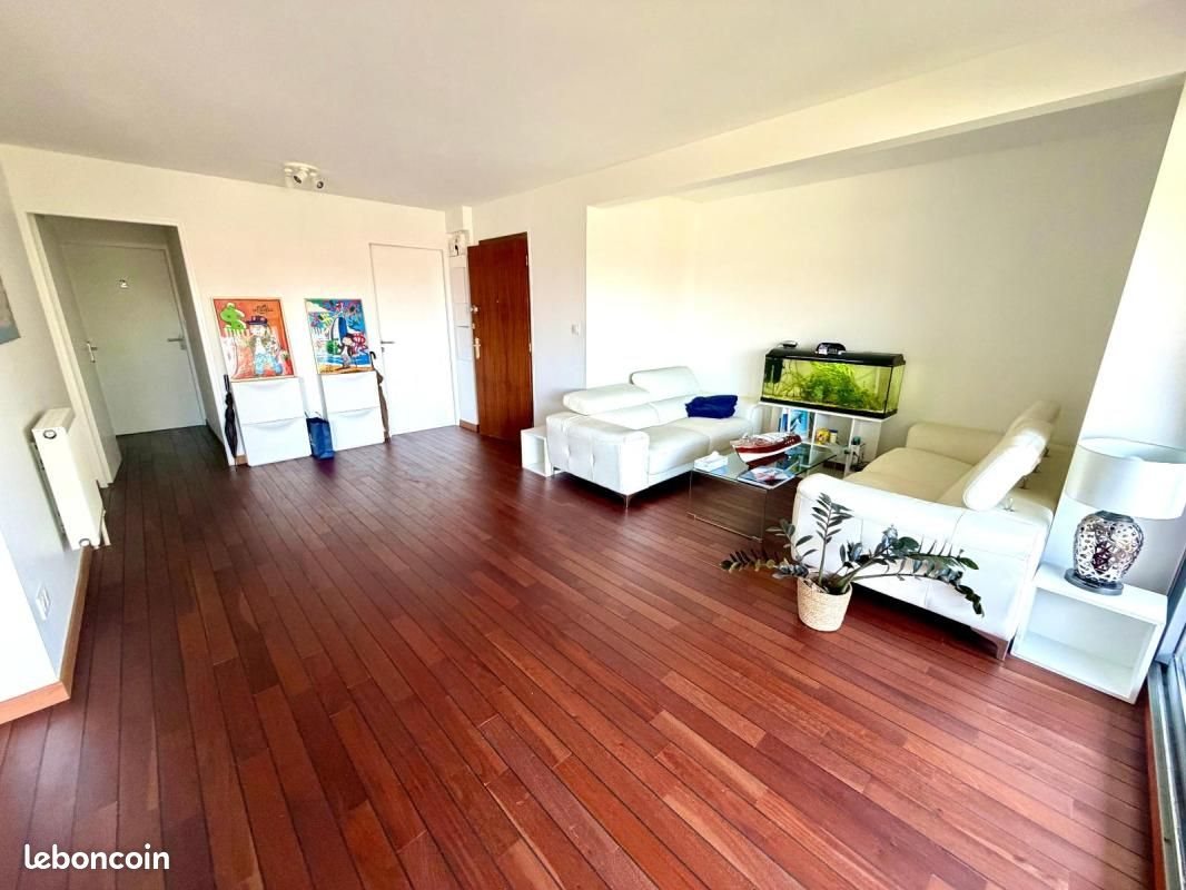 Appartement à louer, 86m², Prévessin-Moëns