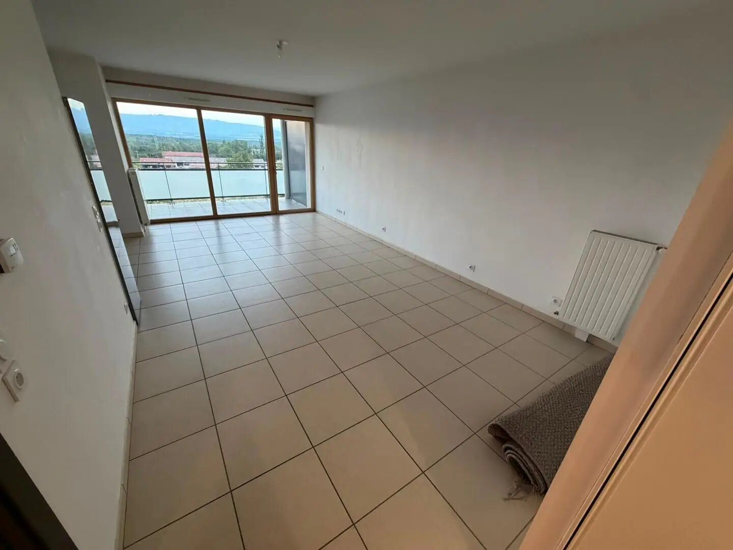 Appartement à louer, 73m², Péron