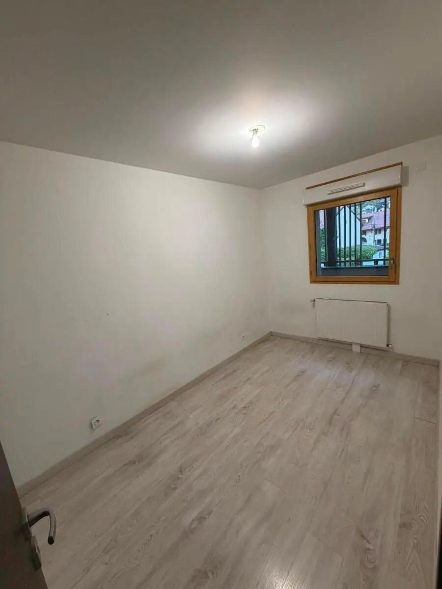 Appartement à louer, 73m², Péron