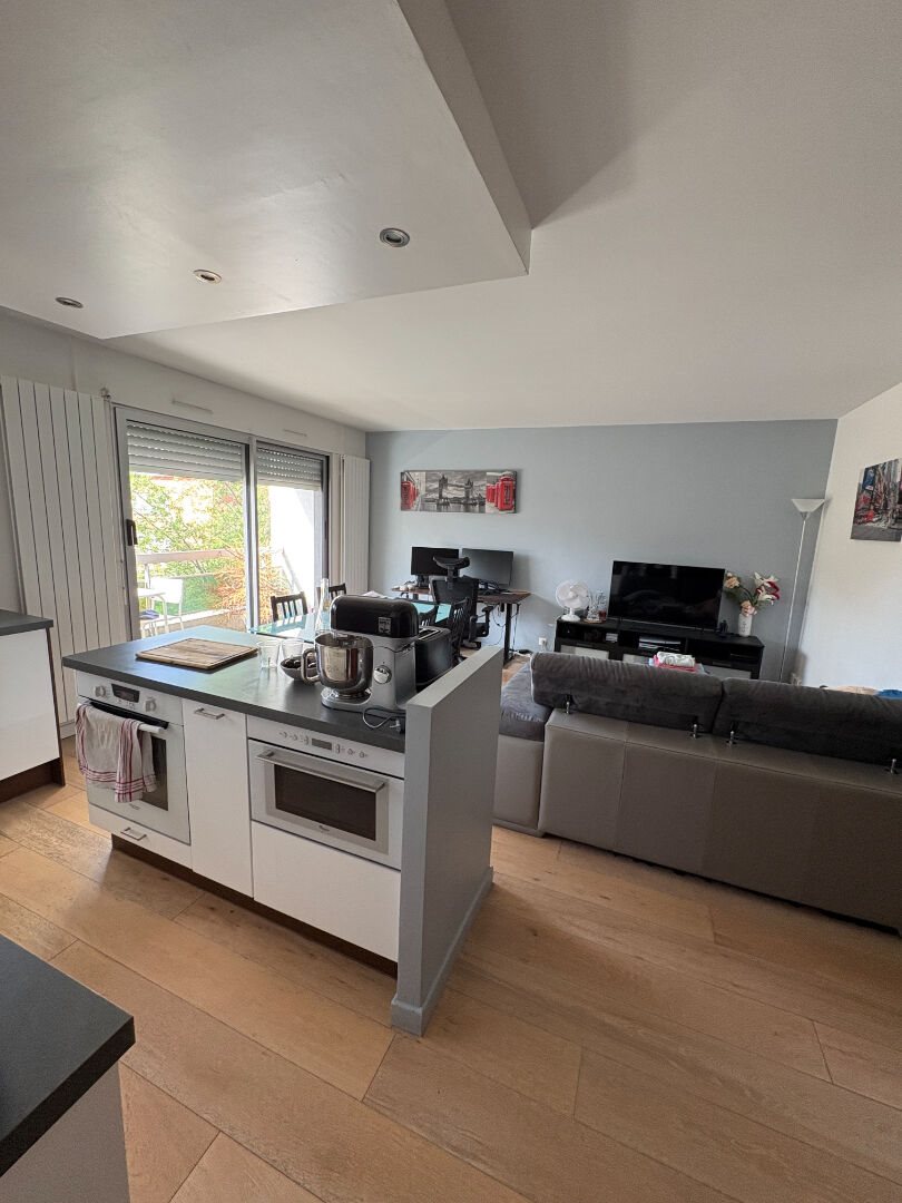 Appartement à louer, 47m², Courbevoie
