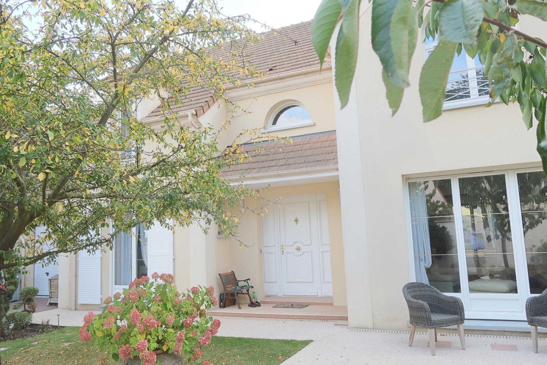 Maison à vendre, 185m², La Ville-du-Bois