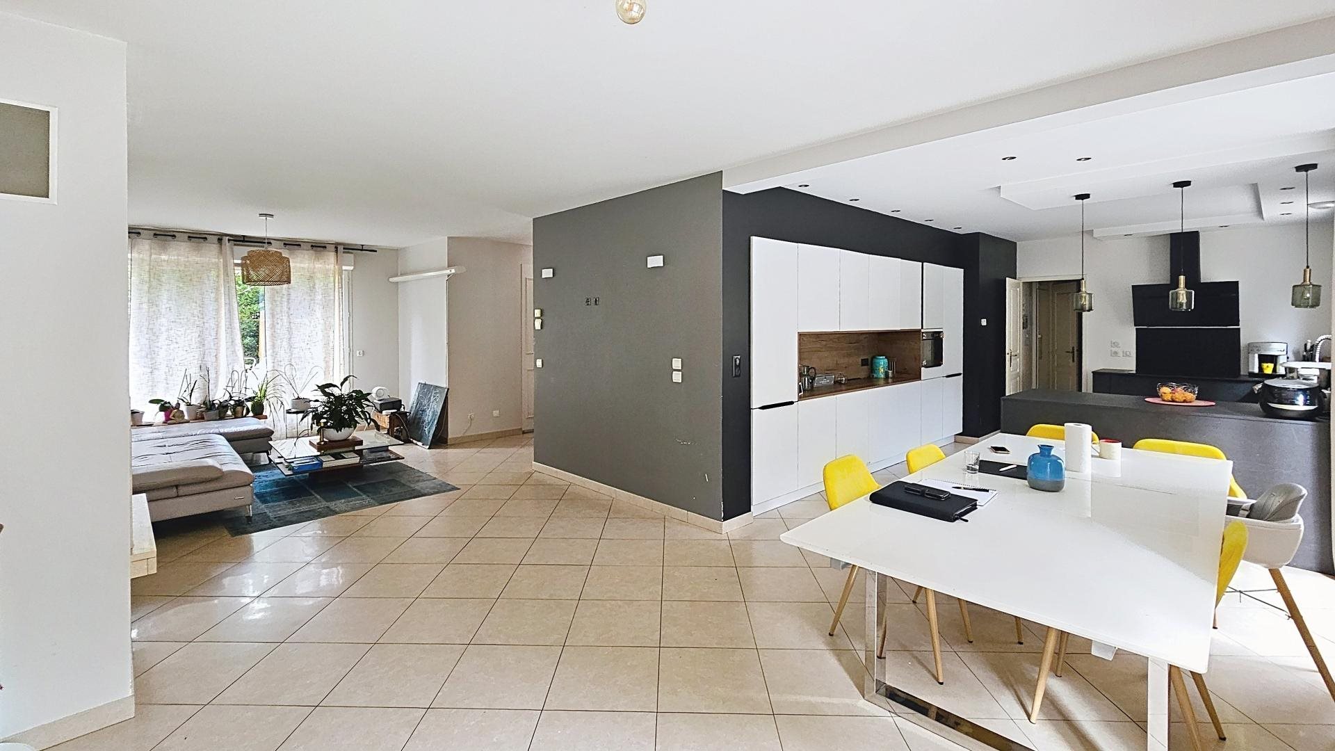 Maison à vendre, 185m², La Ville-du-Bois