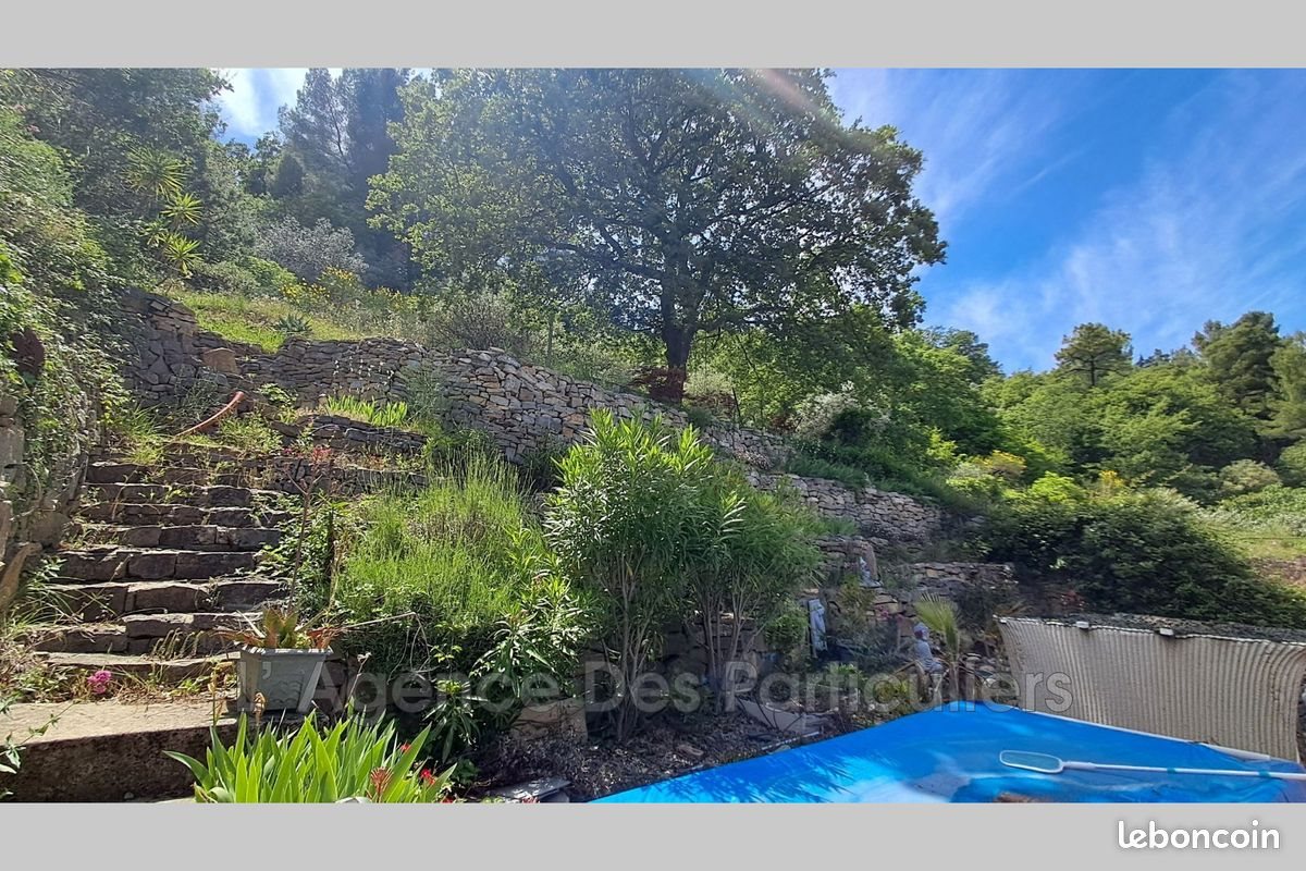 Maison à vendre, 102m², Figanières