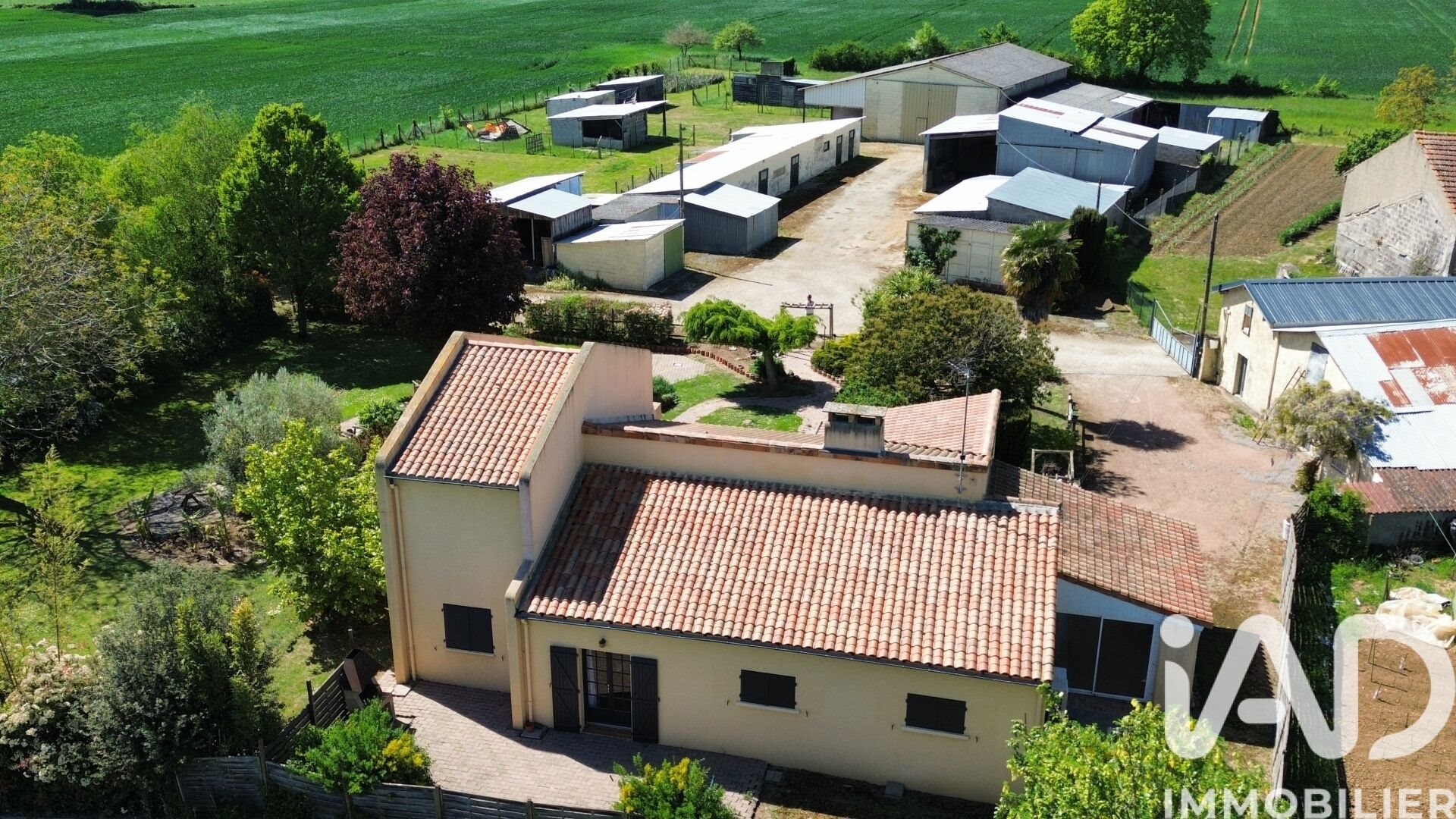 Maison à vendre, 132m², Fleuré