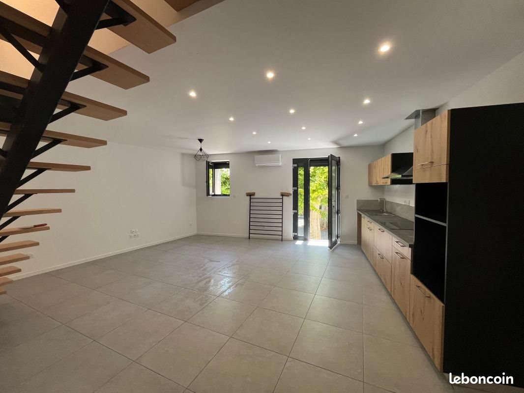 Appartement à louer, 116m², Mas-Saintes-Puelles