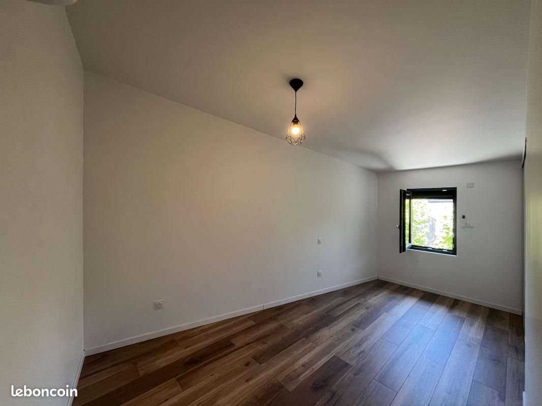 Appartement à louer, 116m², Mas-Saintes-Puelles