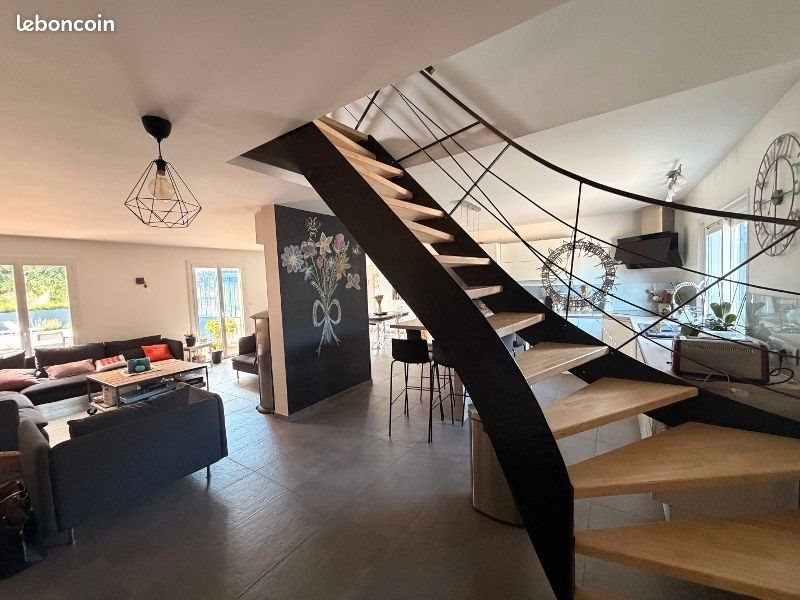 Maison à vendre, 232m², Montmerle-sur-Saône