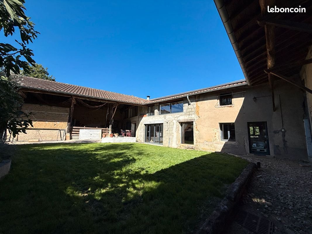 Maison à vendre, 246m², Illiat