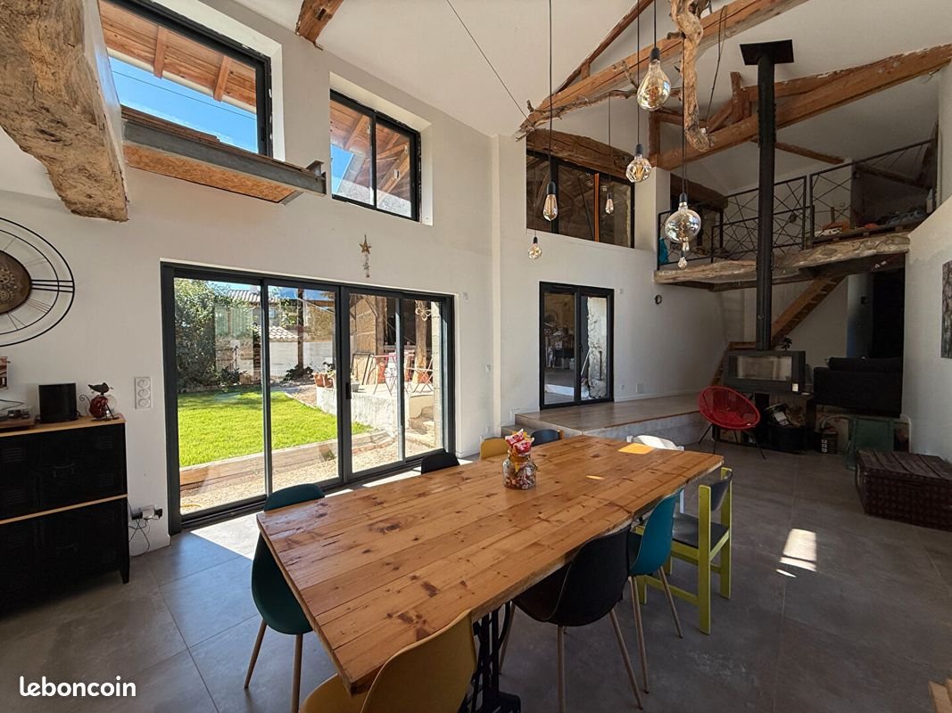 Maison à vendre, 246m², Illiat