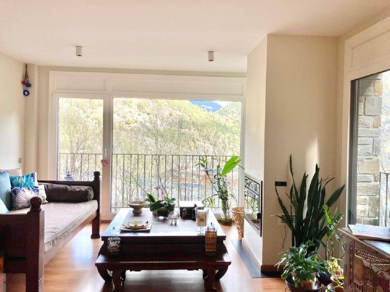 2-bedroom flat for sale in Ordino · 2 of 3