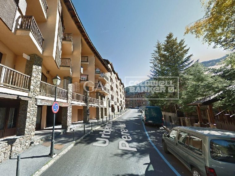Local comercial en venda a Canillo · 2 de 3