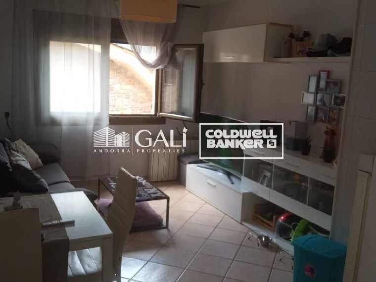 3-bedroom flat for sale in Encamp · 2 of 3