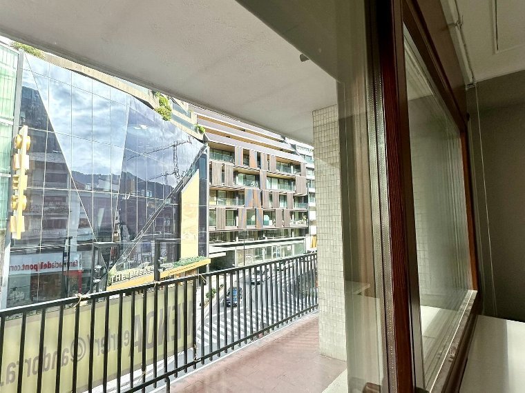 Duplex 4 chambres à vendre à Santa Coloma, Andorre-la-Vieille · 24 sur 60