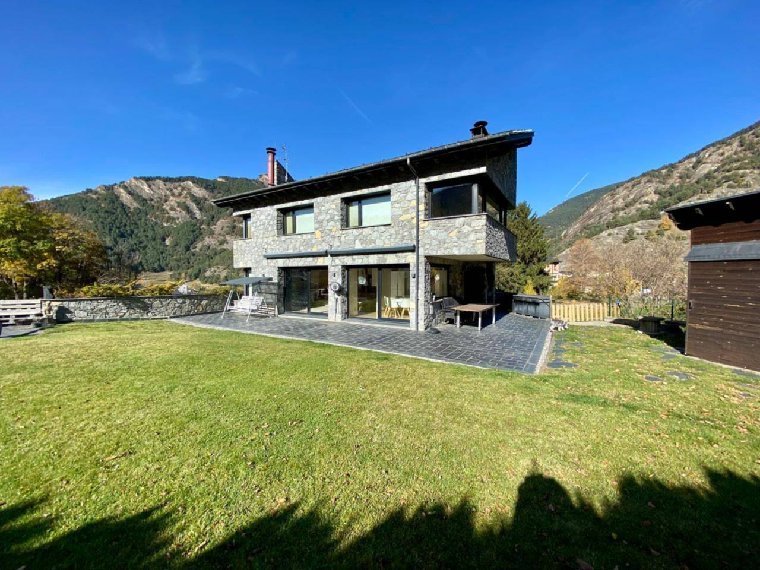 Xalet de 5 habitacions en venda a Ordino · 48 de 60