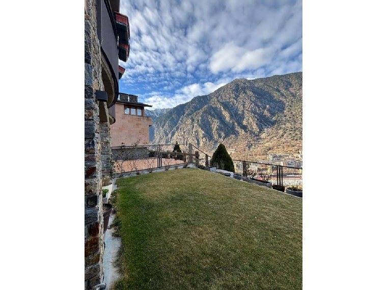 4-bedroom house for sale in Andorra la Vella · 2 of 3