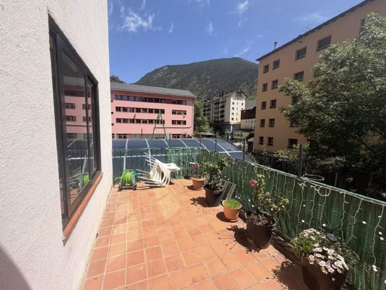 3-bedroom flat for sale in Encamp · 4 of 18