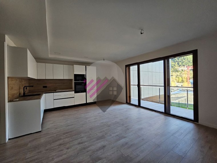 Pis de 3 habitacions en venda a Encamp · 52 de 60