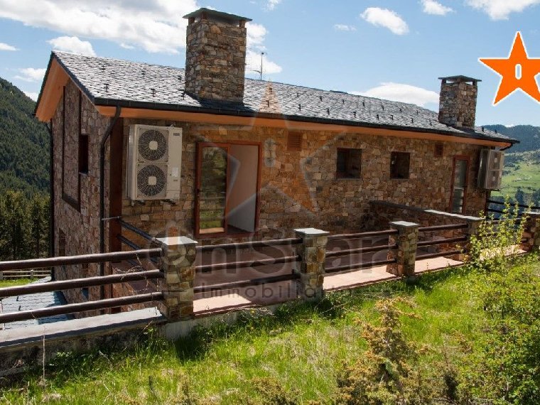 4-bedroom townhouse for sale in Canillo · 8 of 60