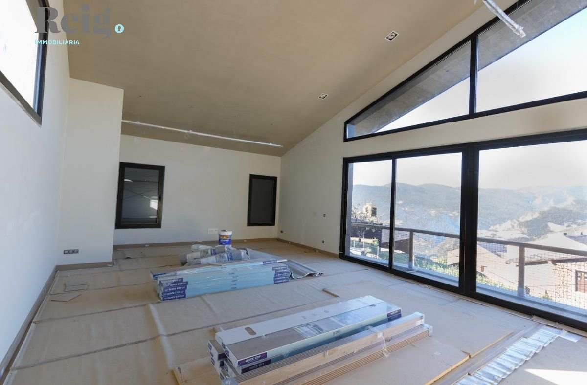 Casa de 4 habitaciones en venta en Juberri, Sant Julià de Lòria · 2 de 17