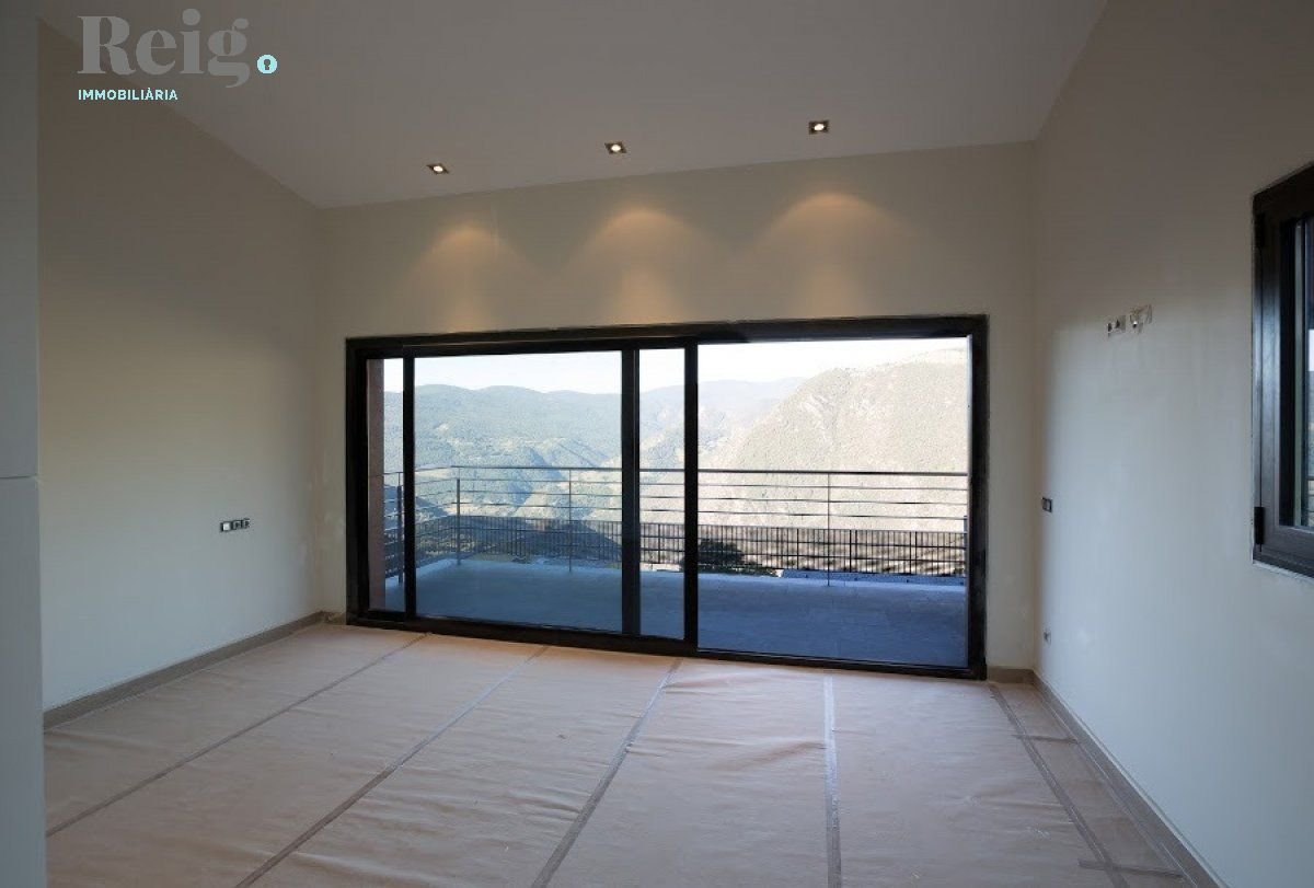 Casa de 4 habitaciones en venta en Juberri, Sant Julià de Lòria · 3 de 17