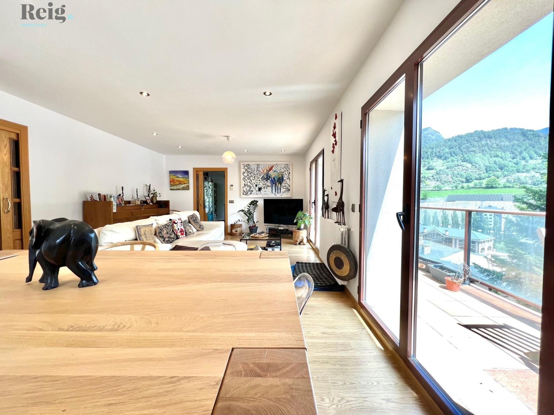 6-bedroom house for sale in La Massana · 3 of 37