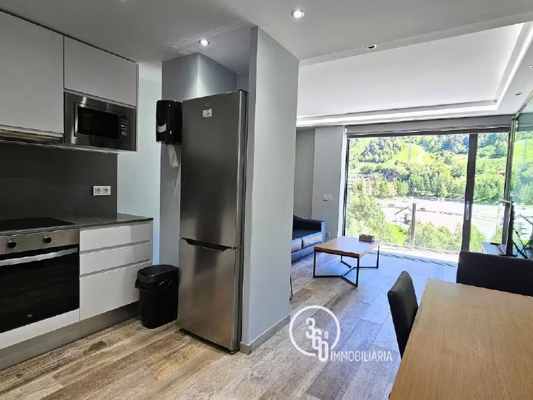 2-bedroom flat for sale in El Tarter, Canillo · 2 of 14