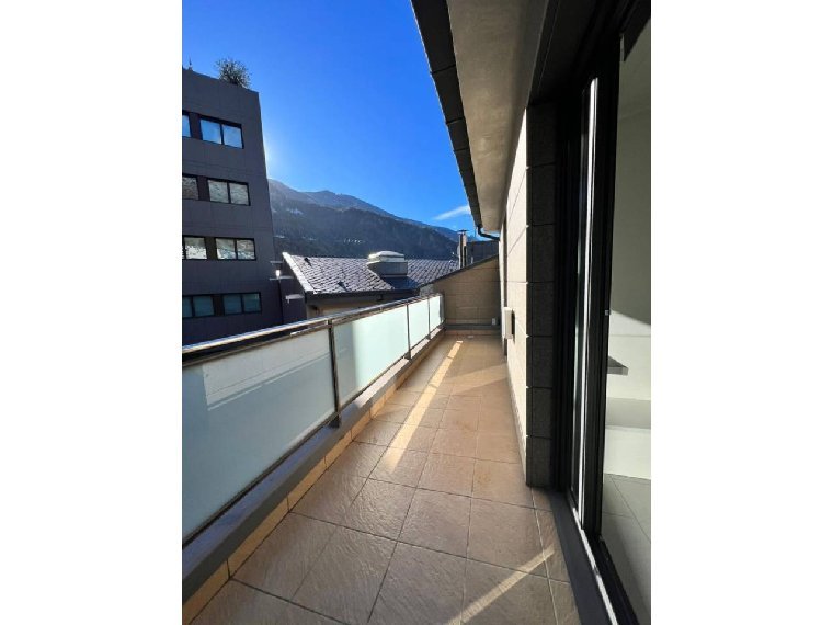 4-bedroom property for sale in Escaldes-Engordany · 2 of 3