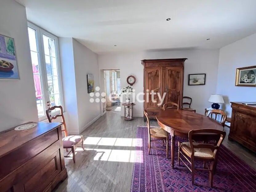 Maison à vendre, 196m², Gémozac