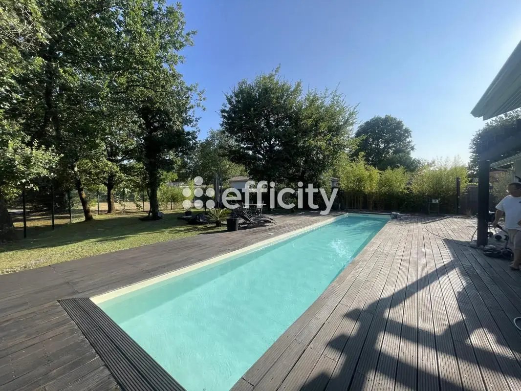Maison à vendre, 155m², Le Pian-Médoc