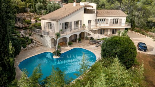 Maison 8 pièces 400 m² · à Roquefort-les-Pins · 400 m² · 2 600 000 €