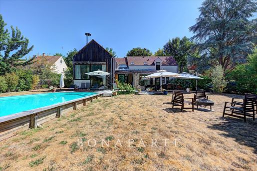 Maison 8 pièces 235 m² · à Rochefort-en-Yvelines · 235 m² · 737 000 €