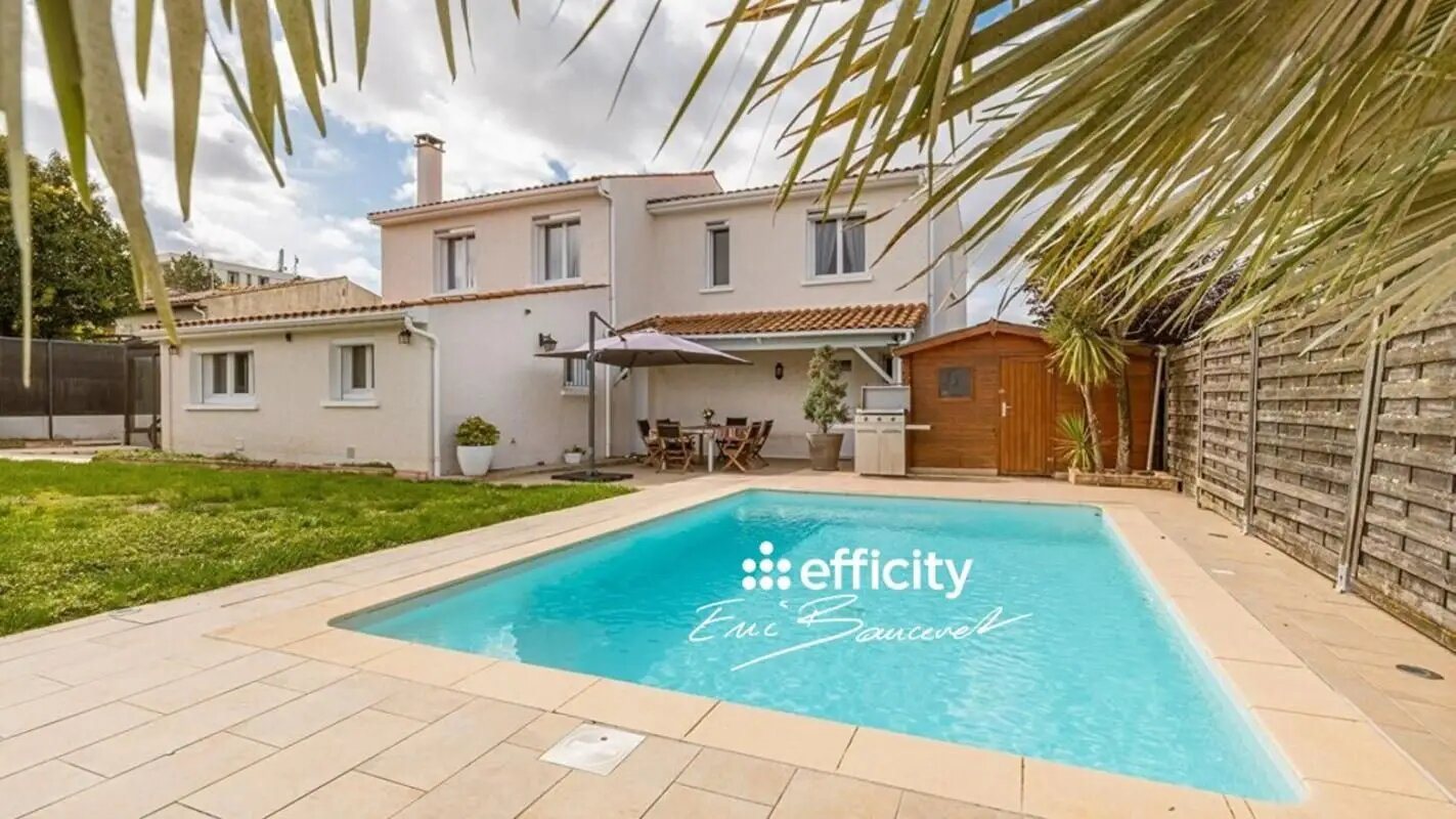 Maison à vendre, 225m², Saintes