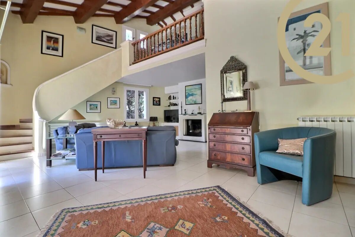 Maison à vendre, 159m², Saint-Raphaël