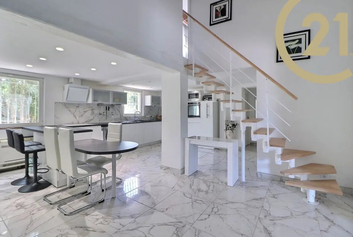 Maison à vendre, 112m², Fréjus