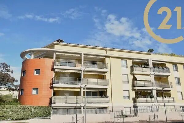 Appartement à vendre, 100m², Saint-Raphaël